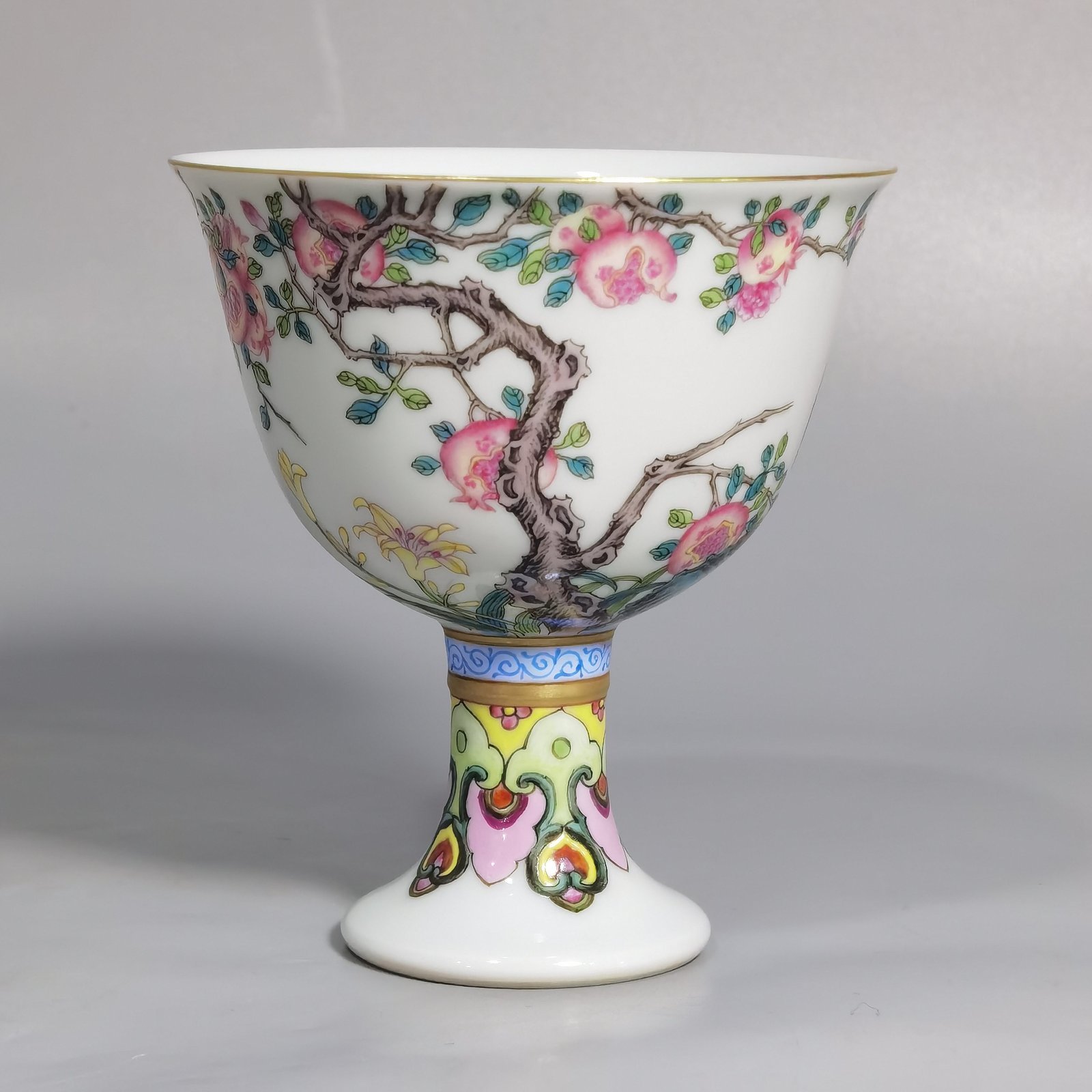 Qing Dynasty Yongzheng Pastel flower bird and pomegranate flower cup