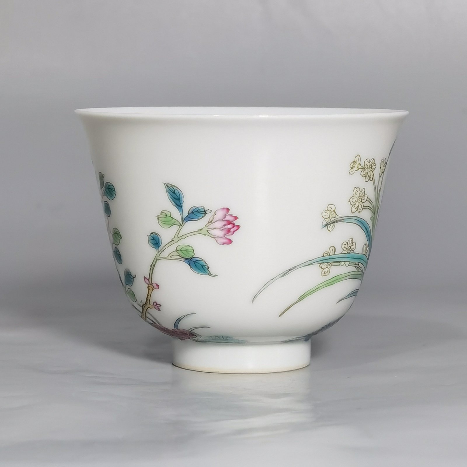 Qing Dynasty Yongzheng A pair of pastel flower and bird cups