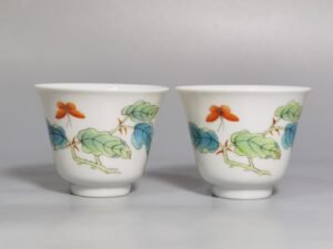 Qing Dynasty Yongzheng Pastel Butterfly and Flower Pattern Cup