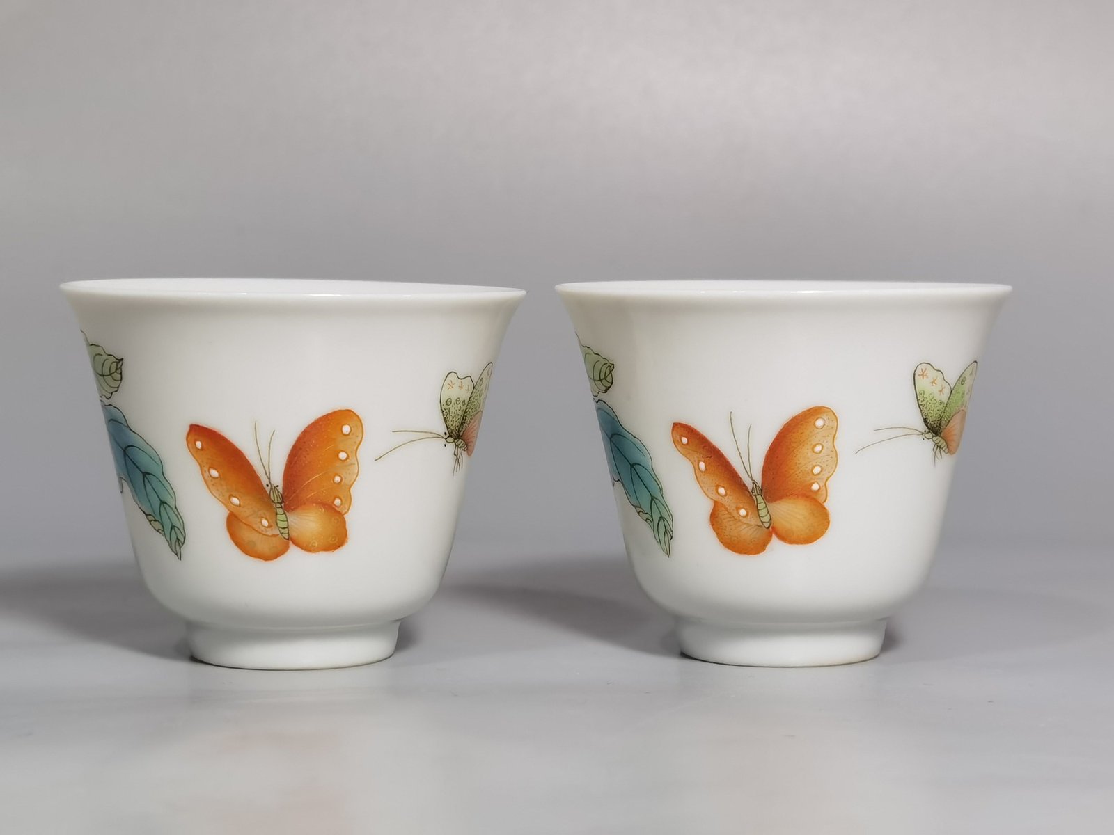 Qing Dynasty Yongzheng Pastel Butterfly and Flower Pattern Cup