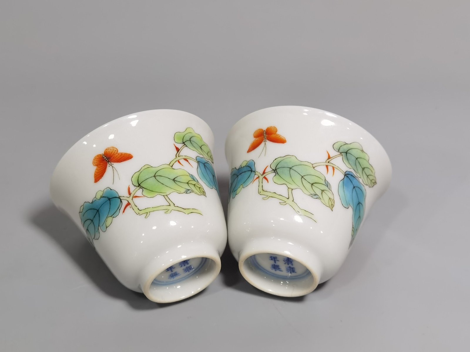 Qing Dynasty Yongzheng Pastel Butterfly and Flower Pattern Cup
