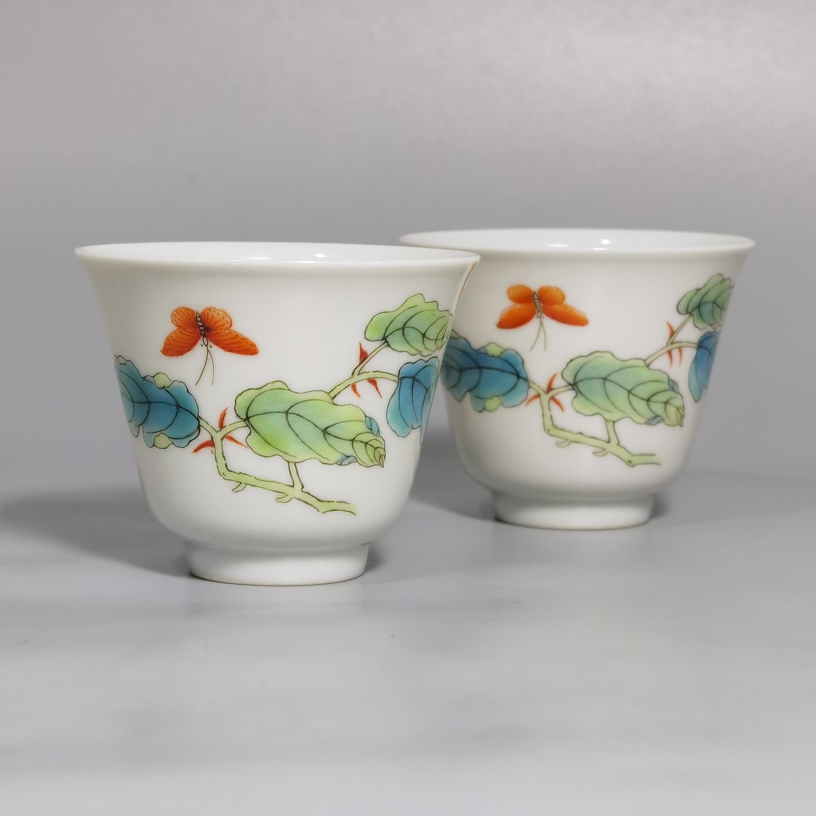 Qing Dynasty Yongzheng Pastel Butterfly and Flower Pattern Cup