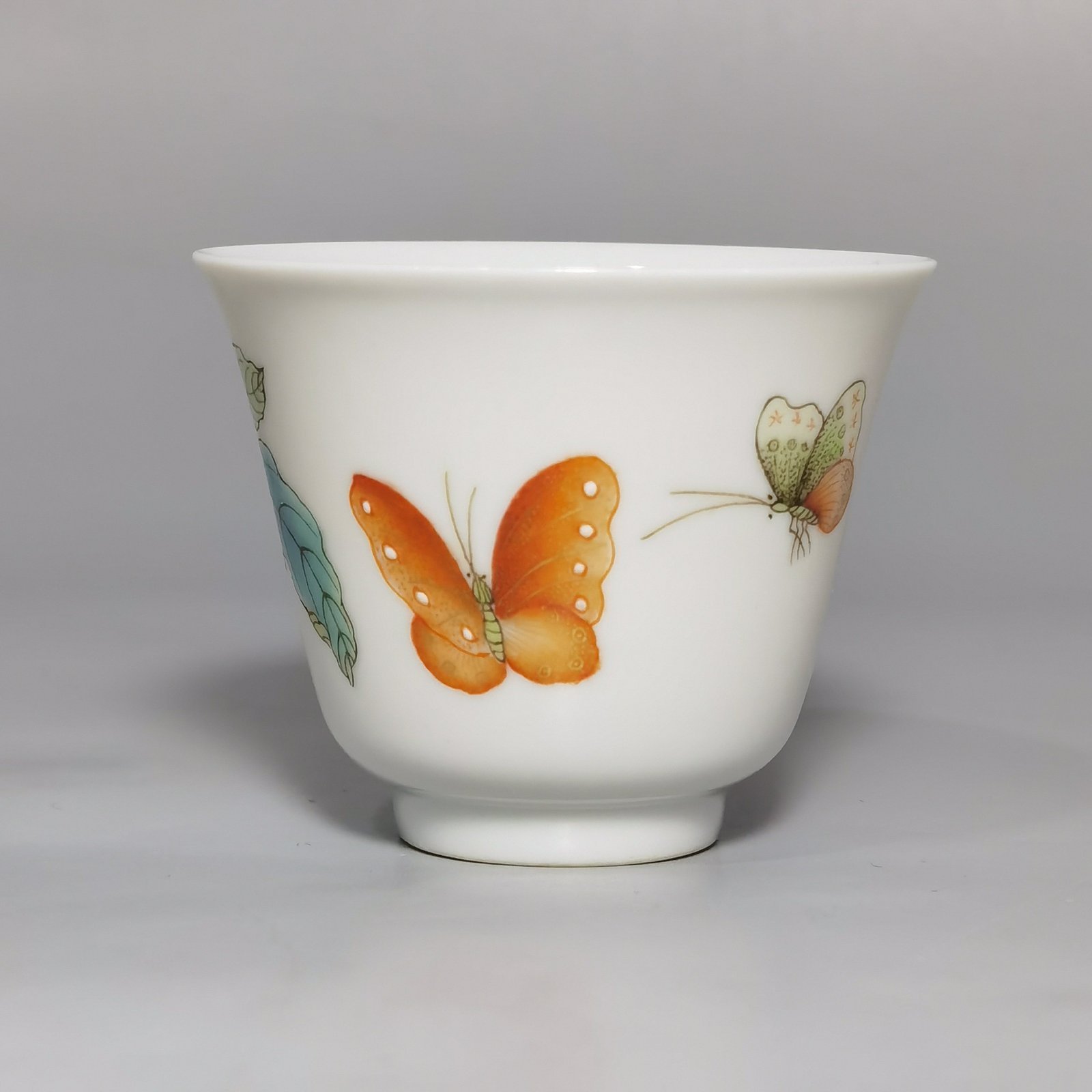 Qing Dynasty Yongzheng Pastel Butterfly and Flower Pattern Cup