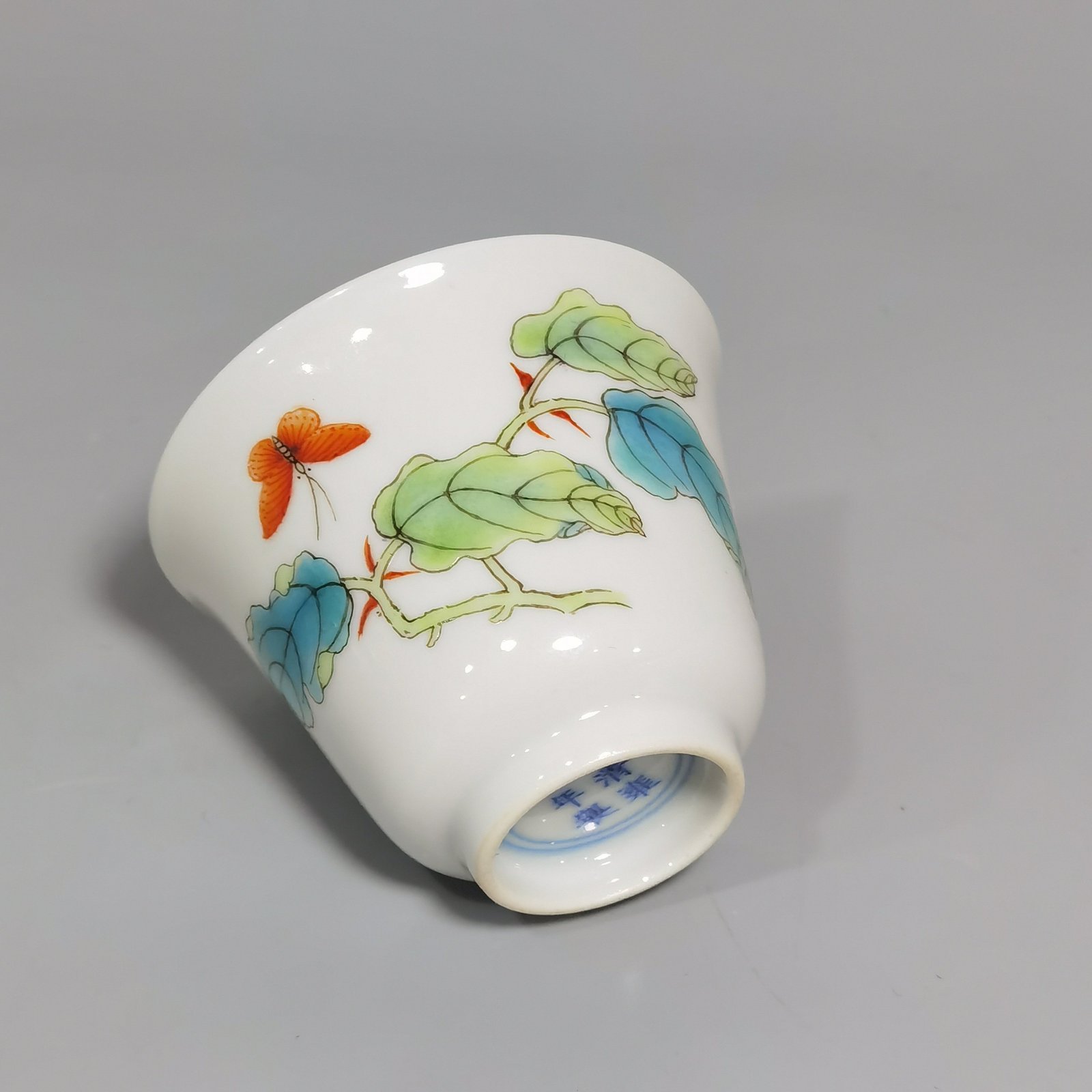 Qing Dynasty Yongzheng Pastel Butterfly and Flower Pattern Cup