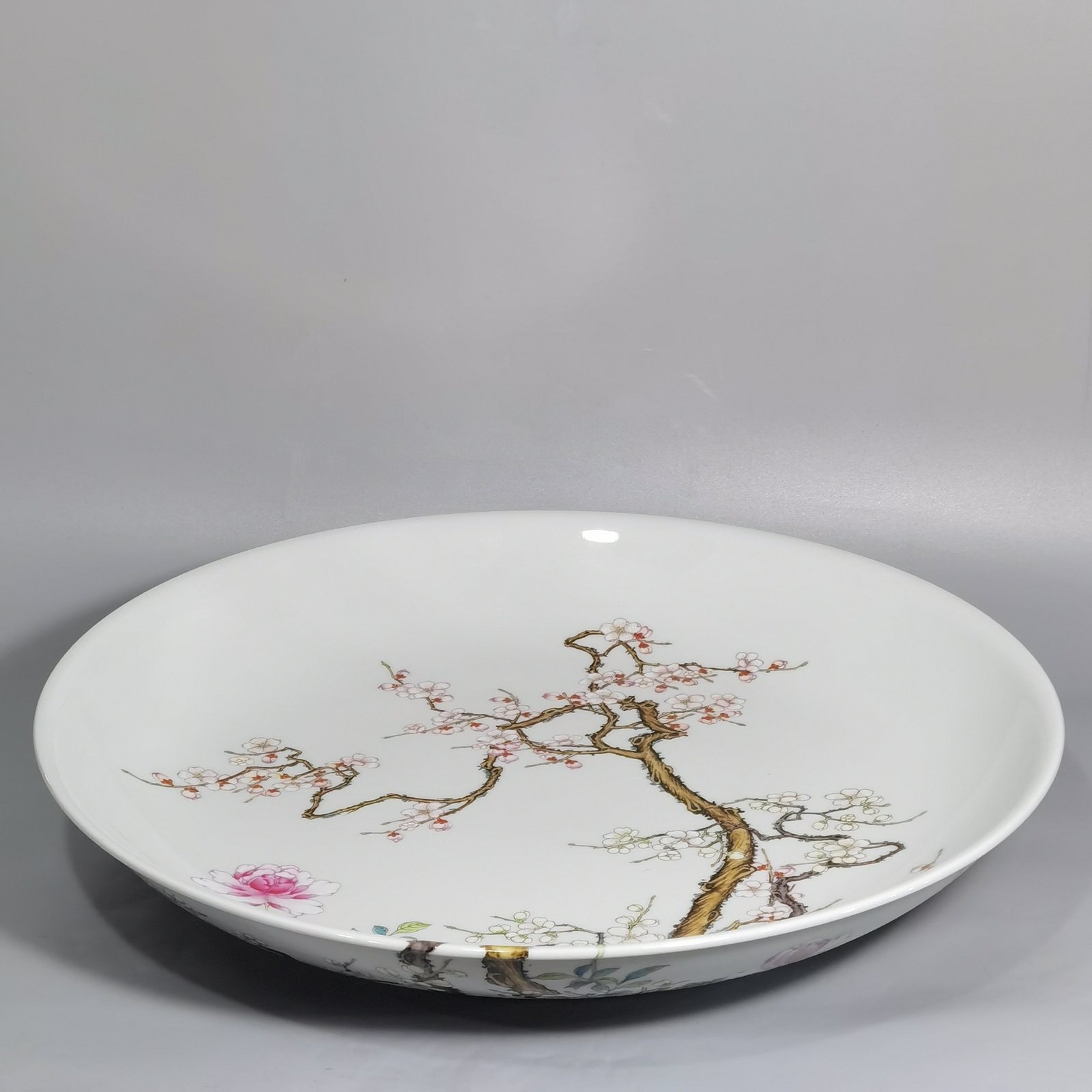 Qing Dynasty Yongzheng a large pastel painting with branches and wealth plate