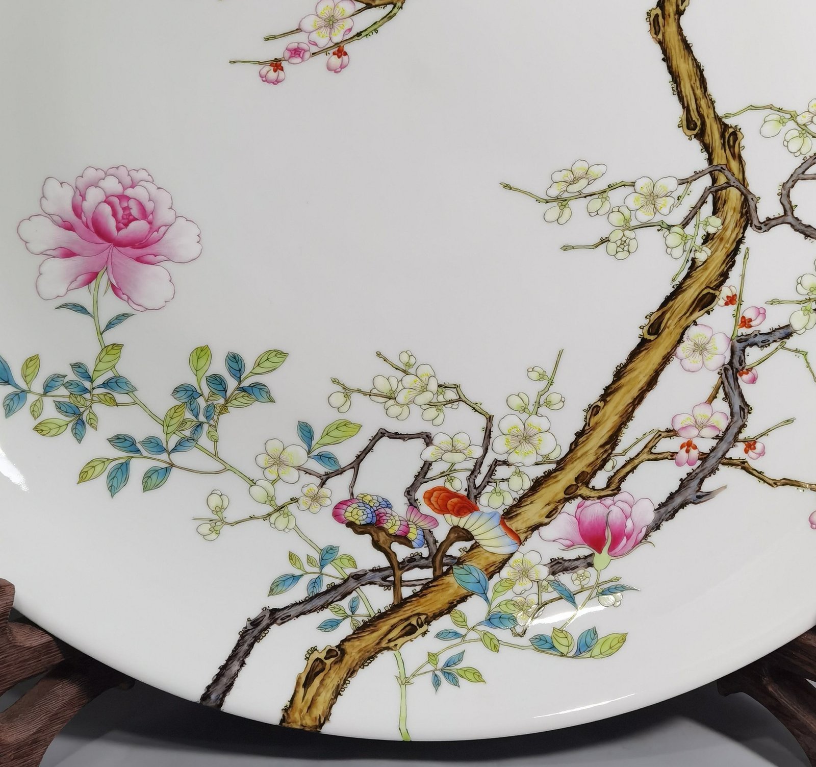 Qing Dynasty Yongzheng a large pastel painting with branches and wealth plate