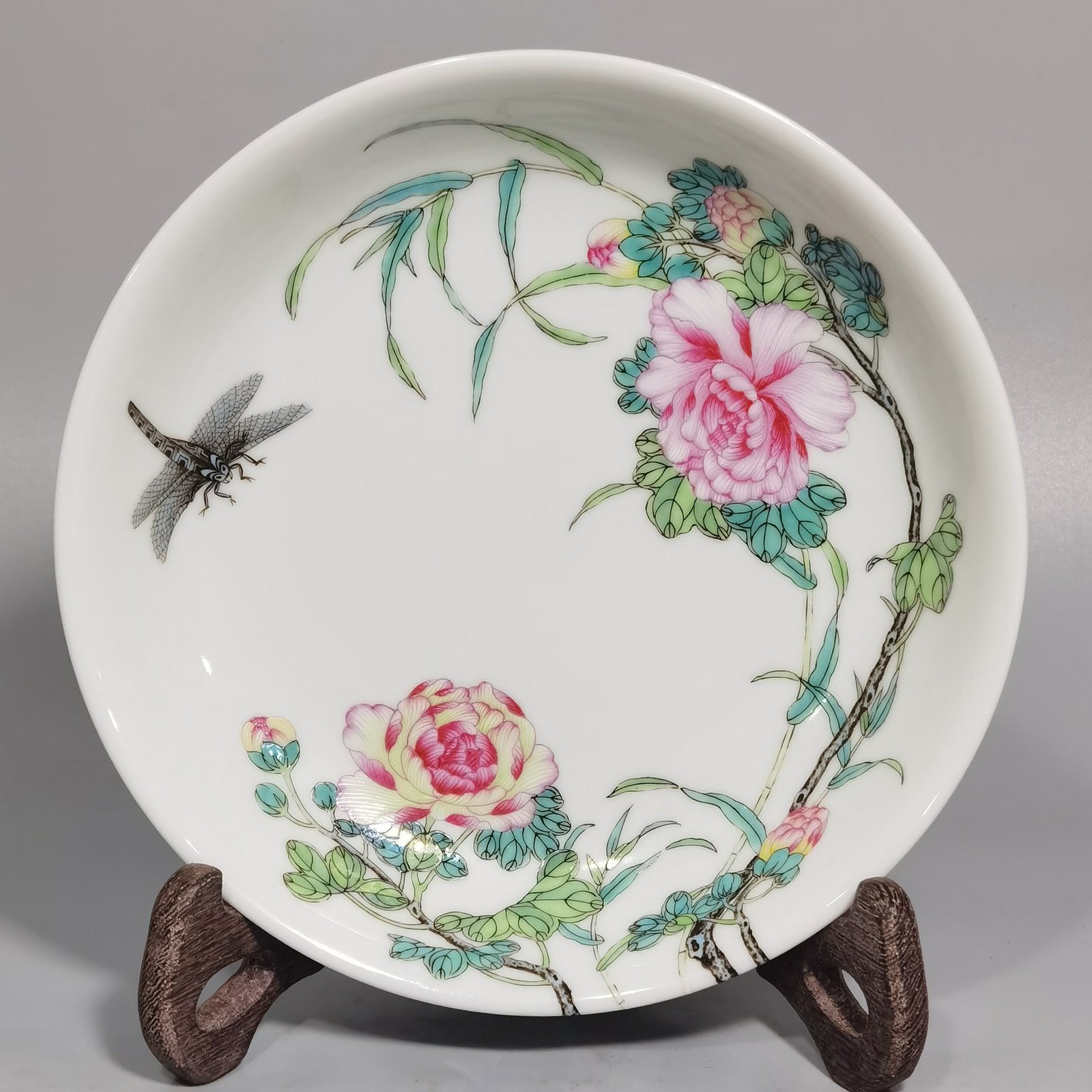 Qing Dynasty Yongzheng Pastel hibiscus flower and dragonfly dish