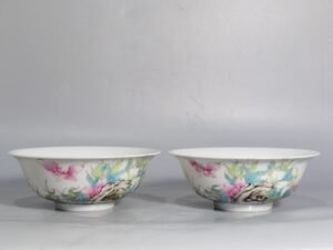 Qing Dynasty Yongzheng A pair of famille rose poppy bowls