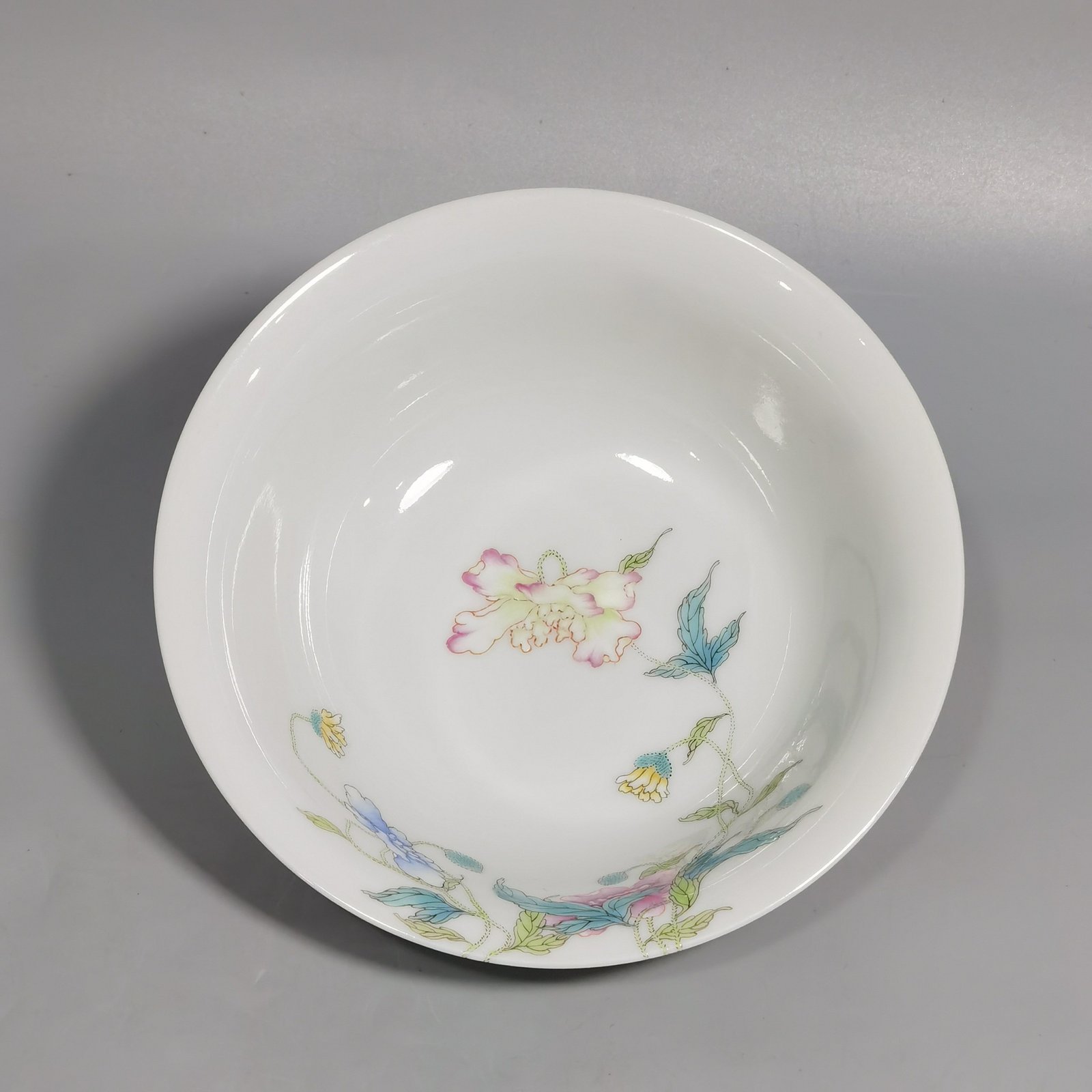 Qing Dynasty Yongzheng A pair of famille rose poppy bowls