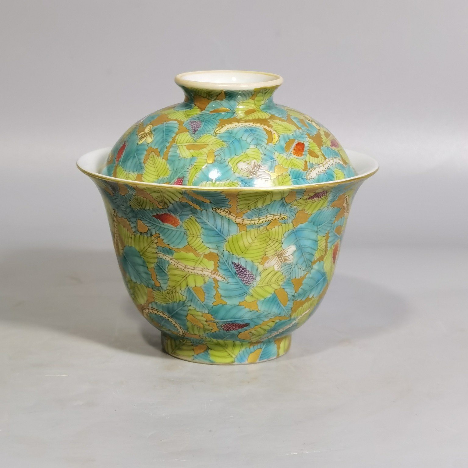 Qing Dynasty Yongzheng a pair of pink and gold spring silkworm bowls