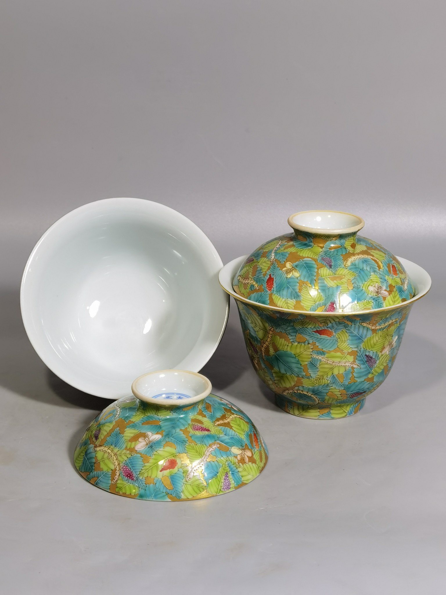 Qing Dynasty Yongzheng a pair of pink and gold spring silkworm bowls