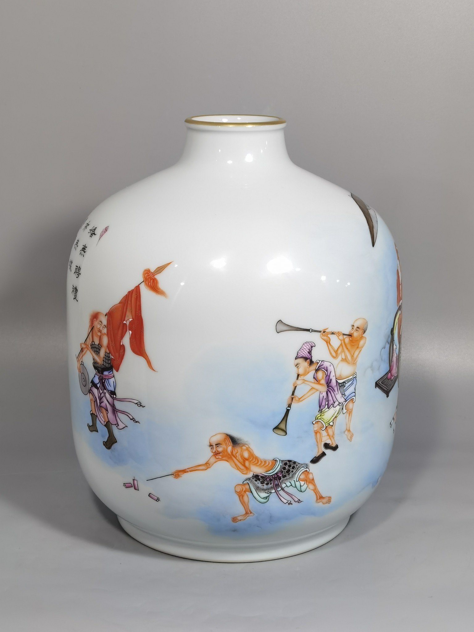 Qing Dynasty Yongzheng Pastel radish vase with poems