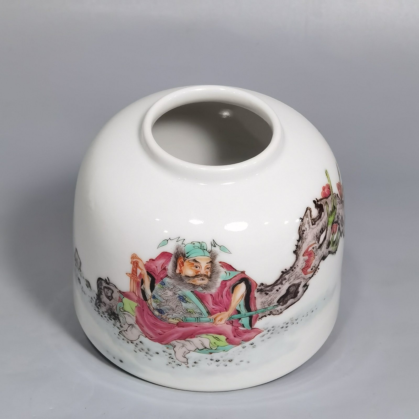 Qing Dynasty Yongzheng famille rose Zhongkui Nafu horseshoe statue
