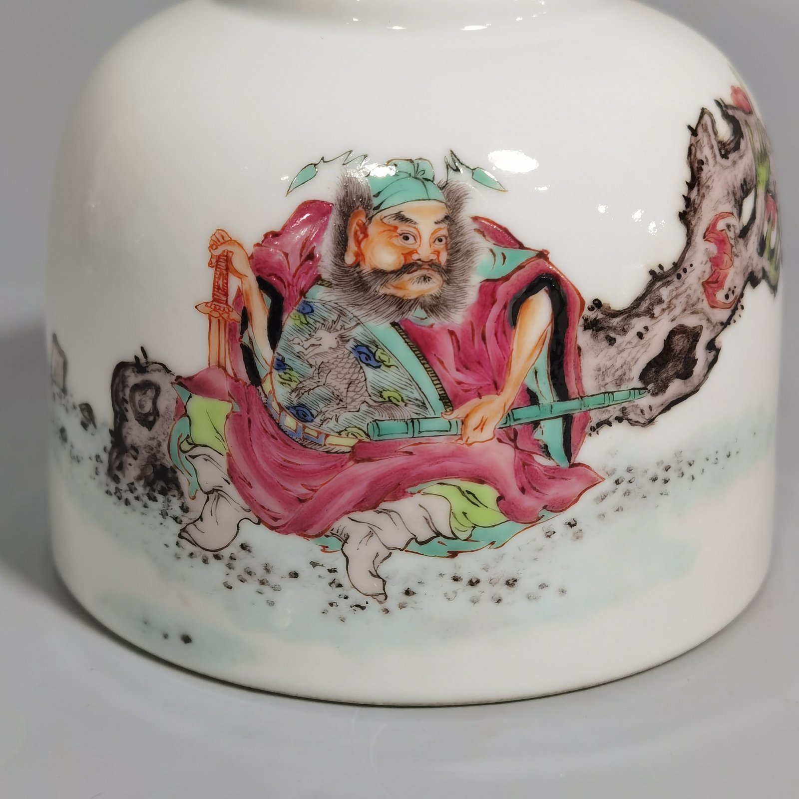 Qing Dynasty Yongzheng famille rose Zhongkui Nafu horseshoe statue
