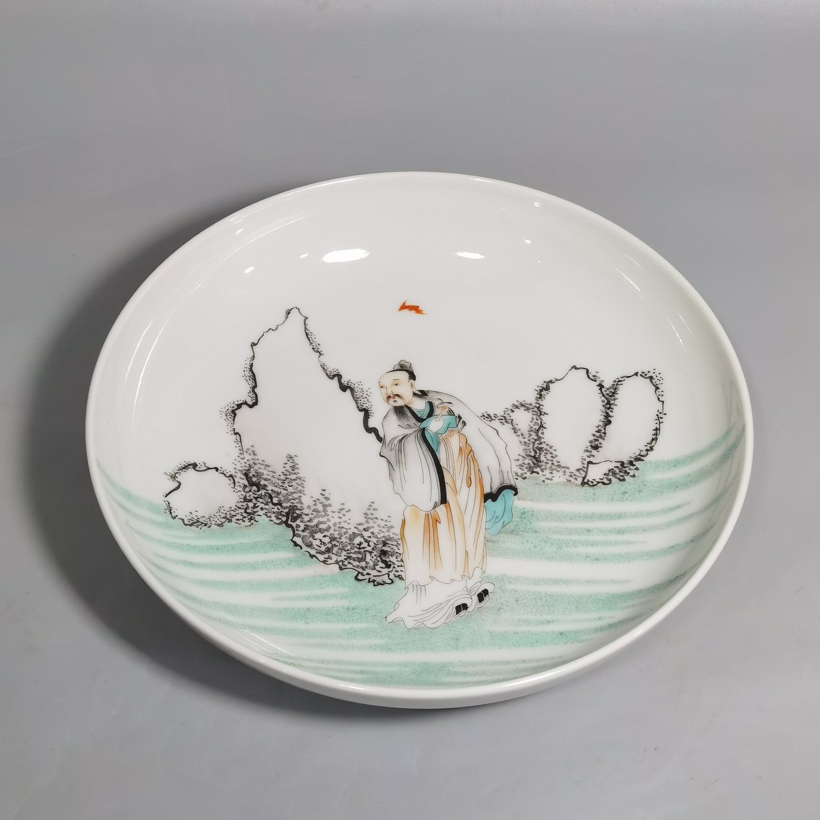 Qing Dynasty Yongzheng Pastel Coats plate