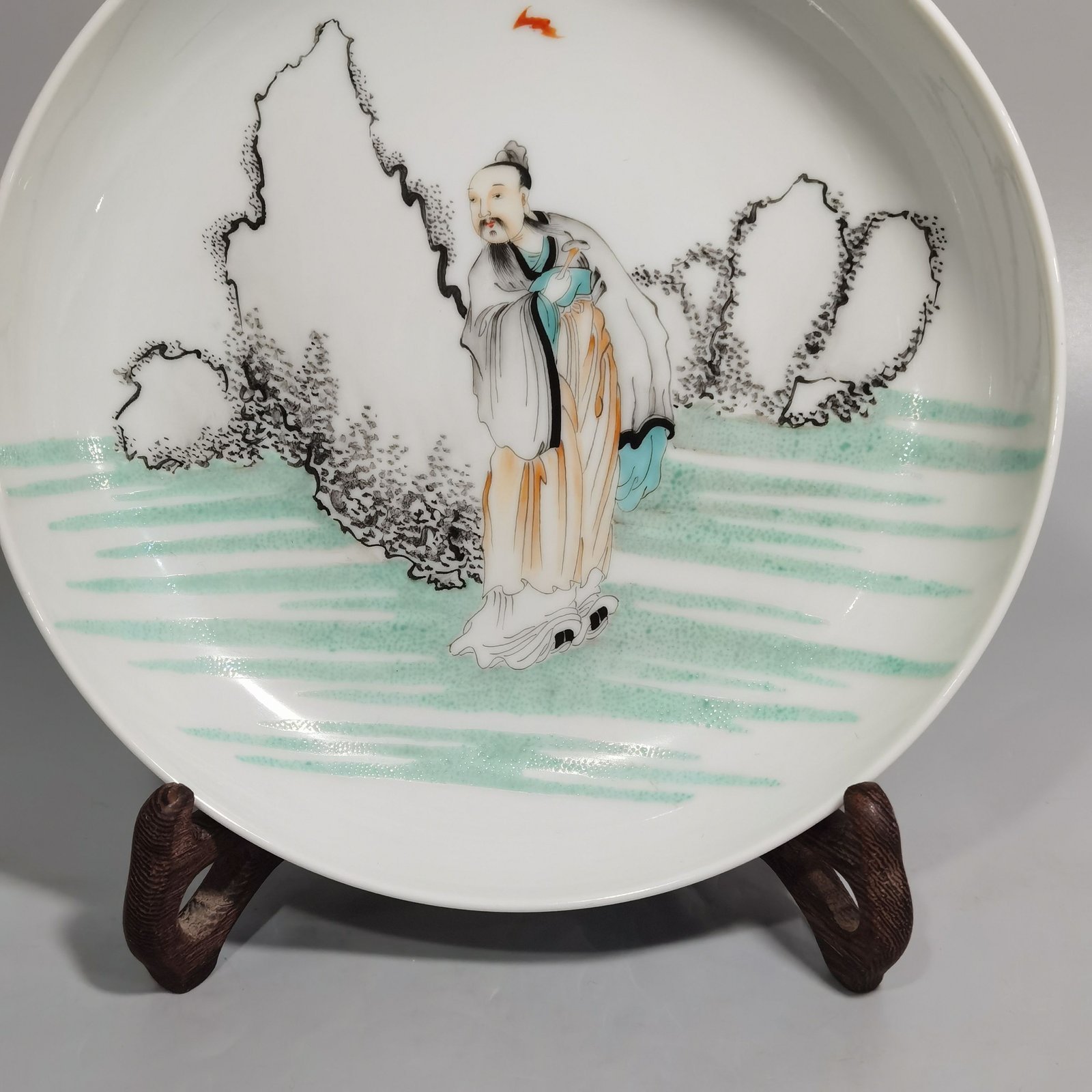 Qing Dynasty Yongzheng Pastel Coats plate