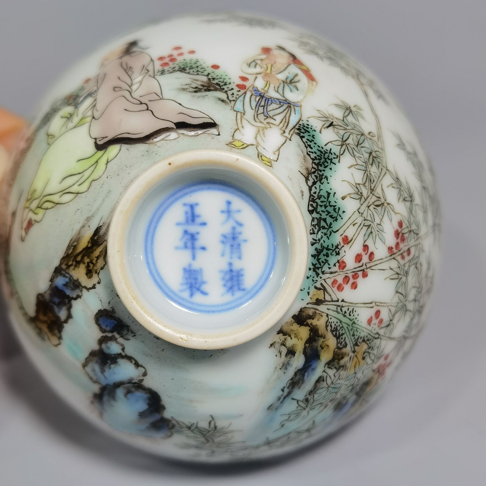 Qing Dynasty Yongzheng a pastel painting of Coats traveling around. Cup