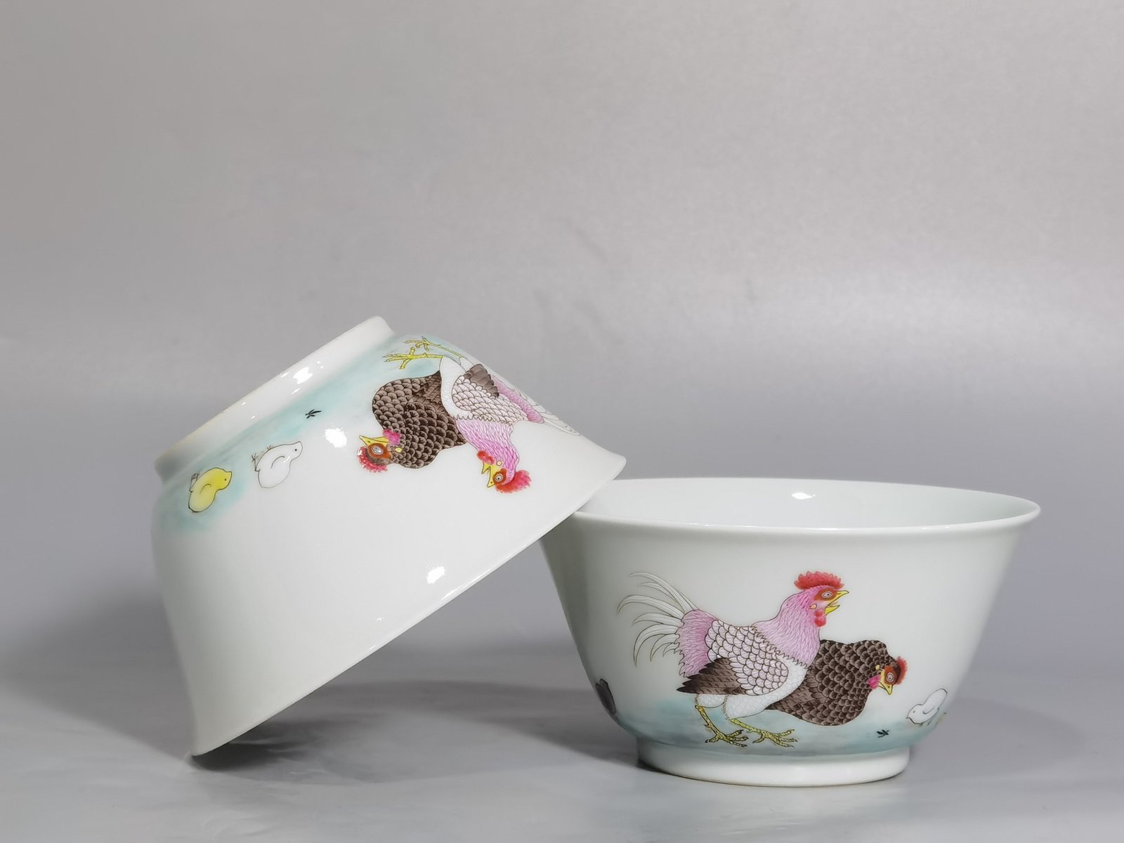 Qing Dynasty Yongzheng A pair of pastel chicken cups