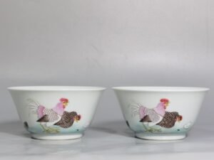 Qing Dynasty Yongzheng A pair of pastel chicken cups