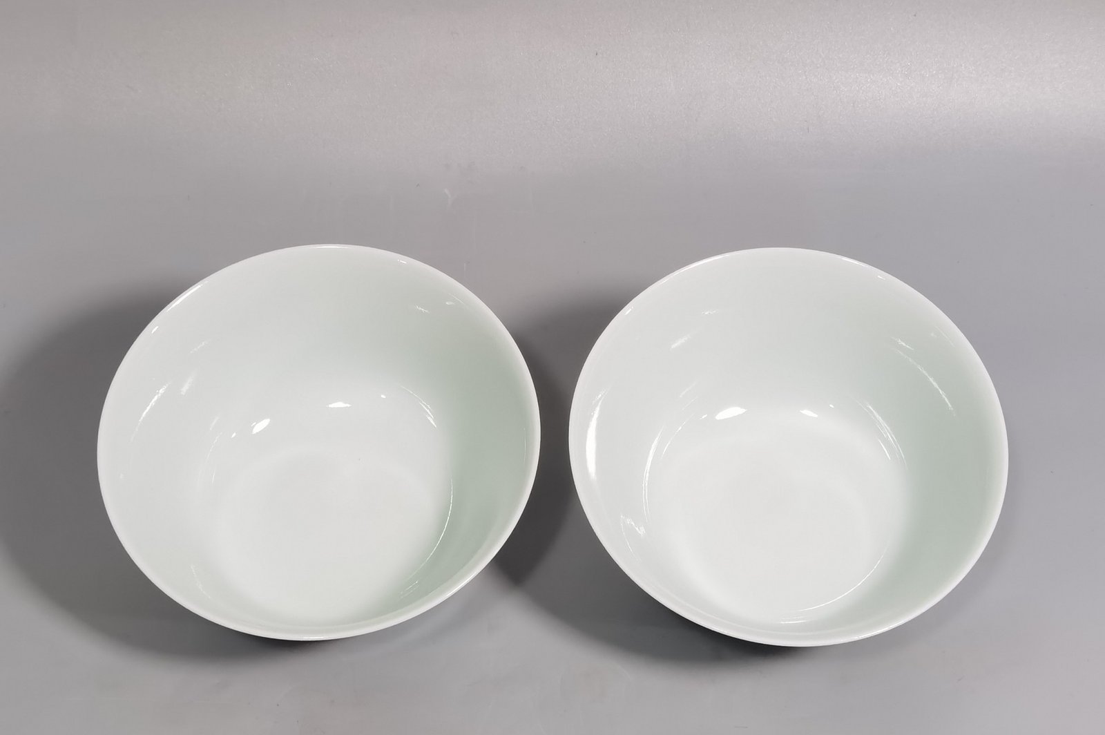 Qing Dynasty Yongzheng A pair of pastel chicken cups