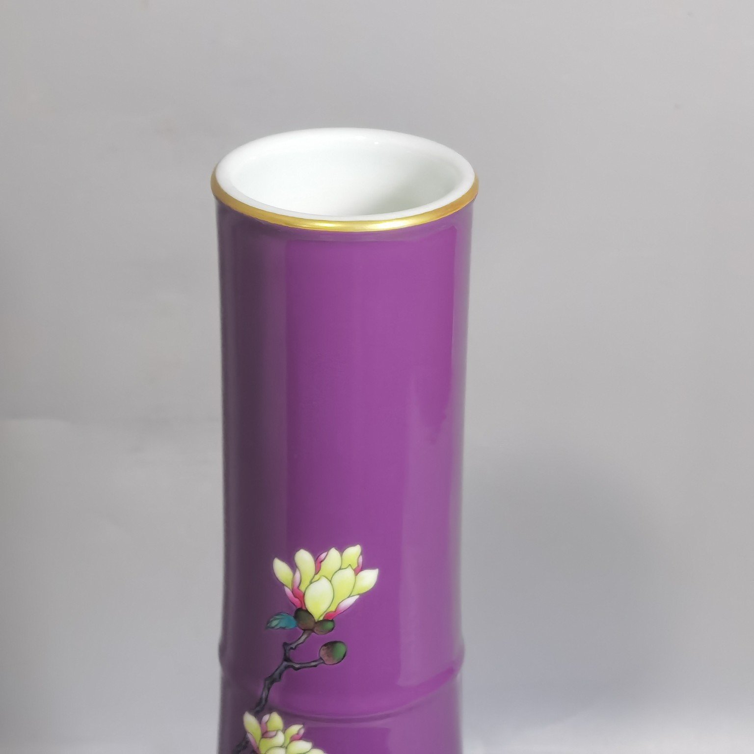 Qing Dynasty Yongzheng purple ground pastel peony flower flat belly vase