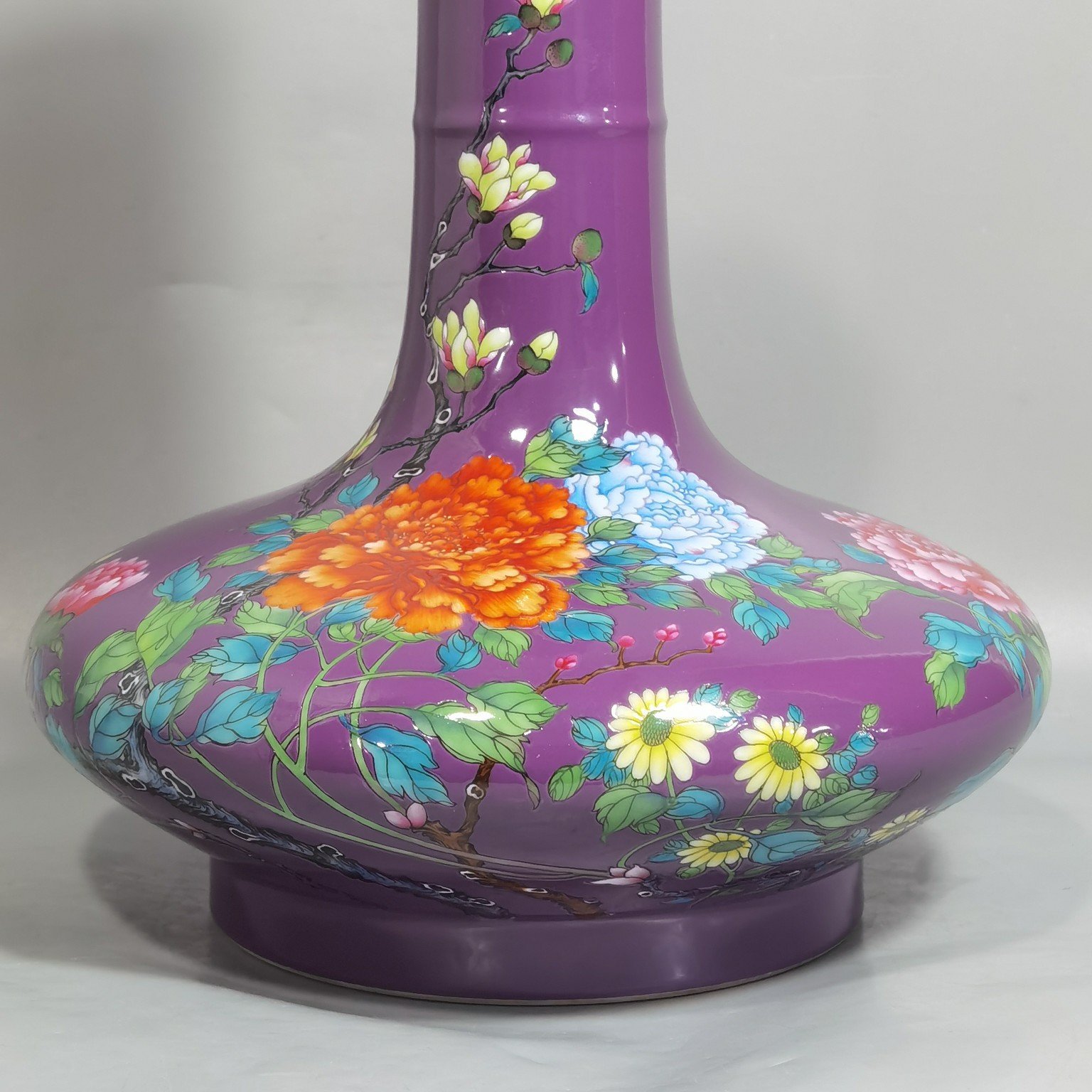 Qing Dynasty Yongzheng purple ground pastel peony flower flat belly vase