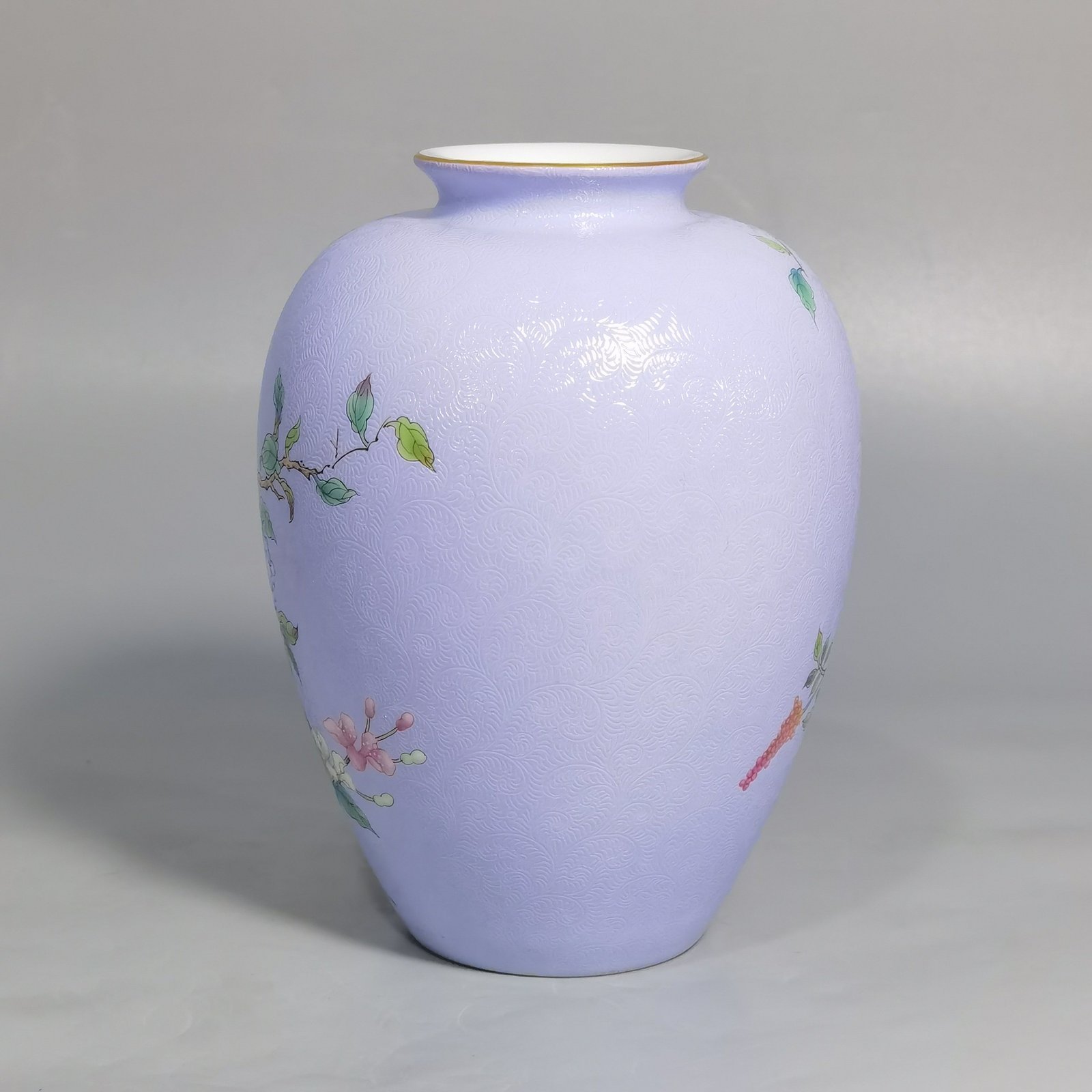 Qing Dynasty Yongzheng rolled pastel hydrangea flower lantern vase