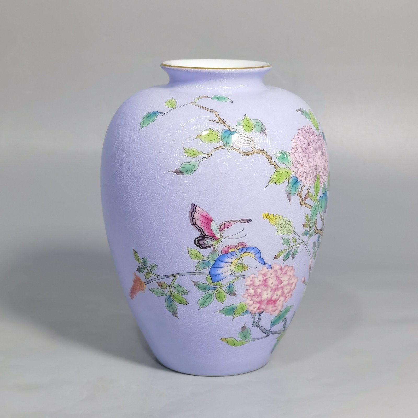 Qing Dynasty Yongzheng rolled pastel hydrangea flower lantern vase
