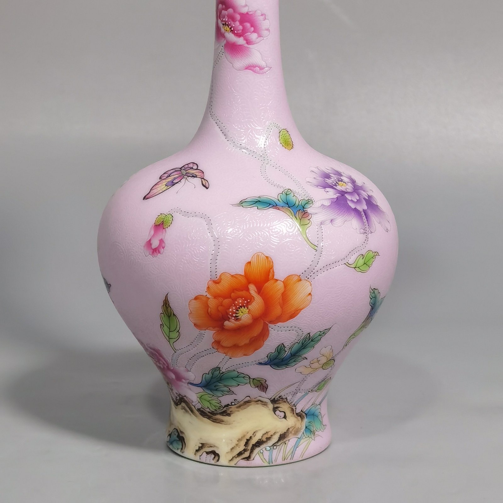 Qing Dynasty Yongzheng Rolled famille rose poppy vase