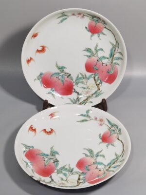 Qing Dynasty Yongzheng a pair of pastel-painted eight-peach and five-bat plates