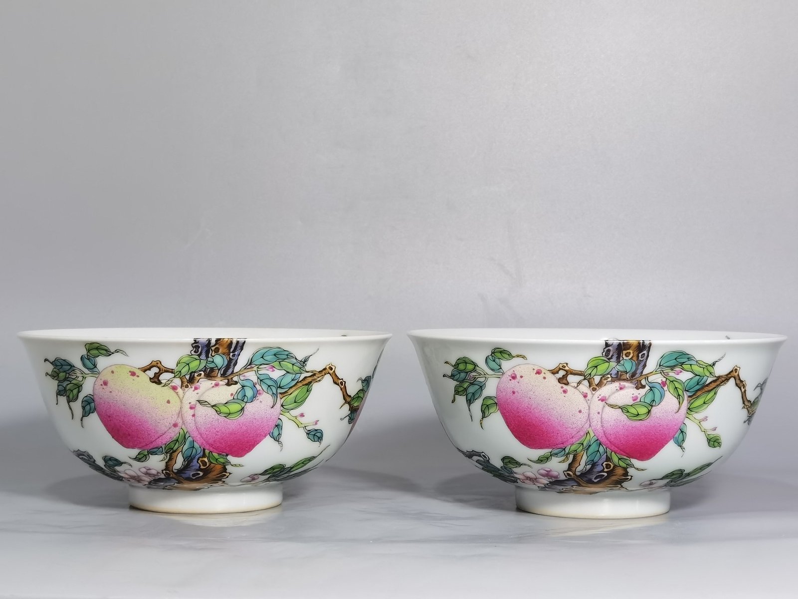 Qing Dynasty Yongzheng a pair of pastel famille rose bowls