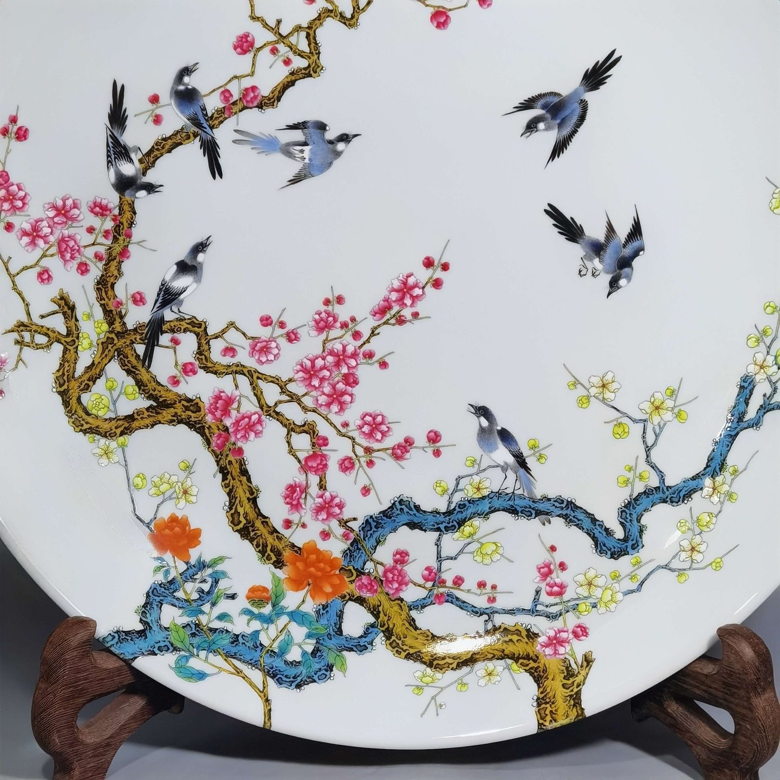 Qing Dynasty Yongzheng Pastel-painted twelve magpies ascending the plum blossoms