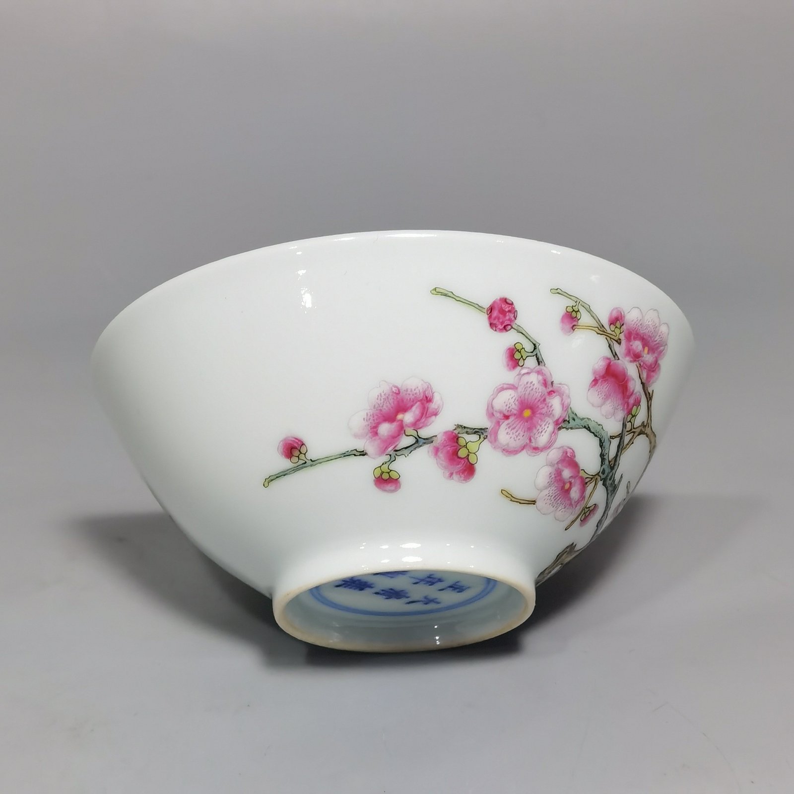 Qing Dynasty Yongzheng a pastel-colored plum and bamboo bamboo hat with double clear bamboo hats.