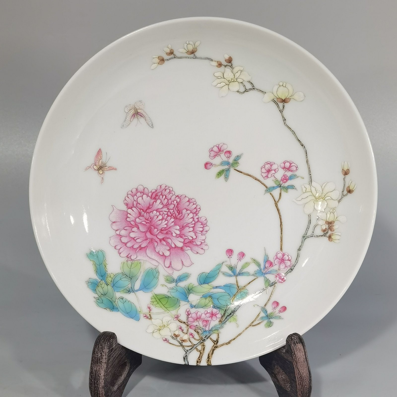 Qing Dynasty Yongzheng pastel peony flower plate