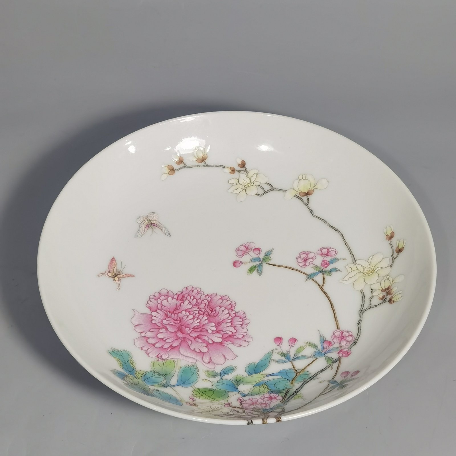 Qing Dynasty Yongzheng pastel peony flower plate