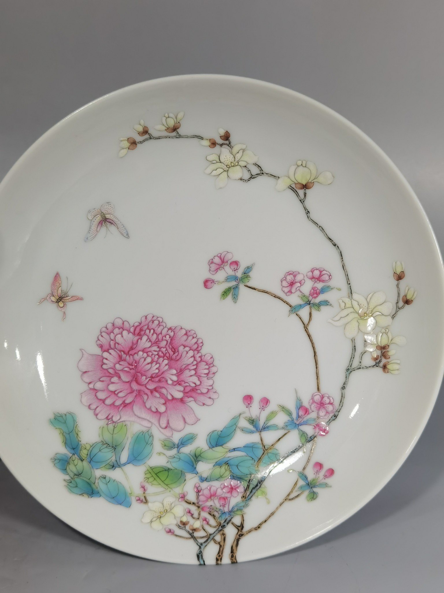 Qing Dynasty Yongzheng pastel peony flower plate