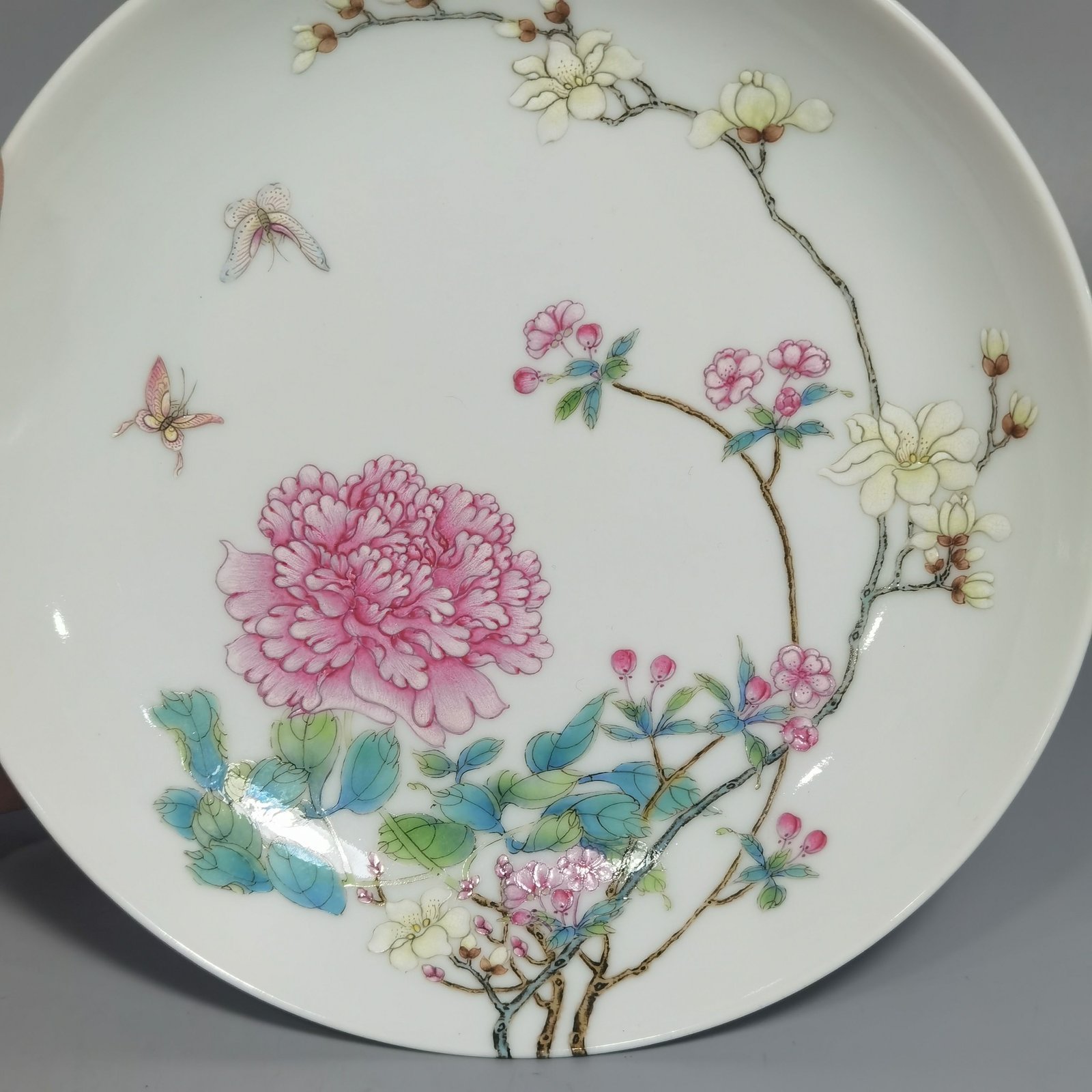 Qing Dynasty Yongzheng pastel peony flower plate