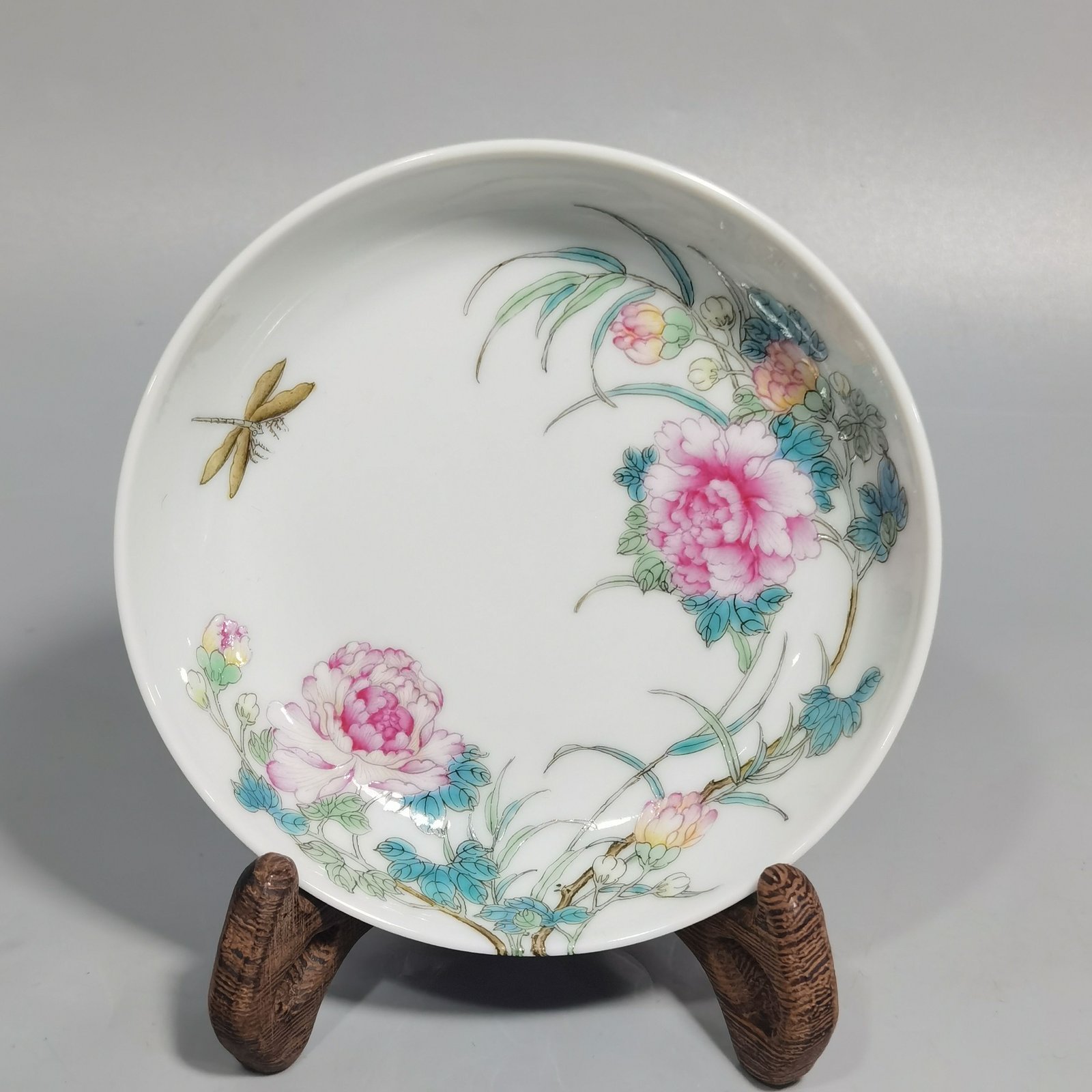 Qing Dynasty Yongzheng a pair of pastel hibiscus flower and dragonfly small plates