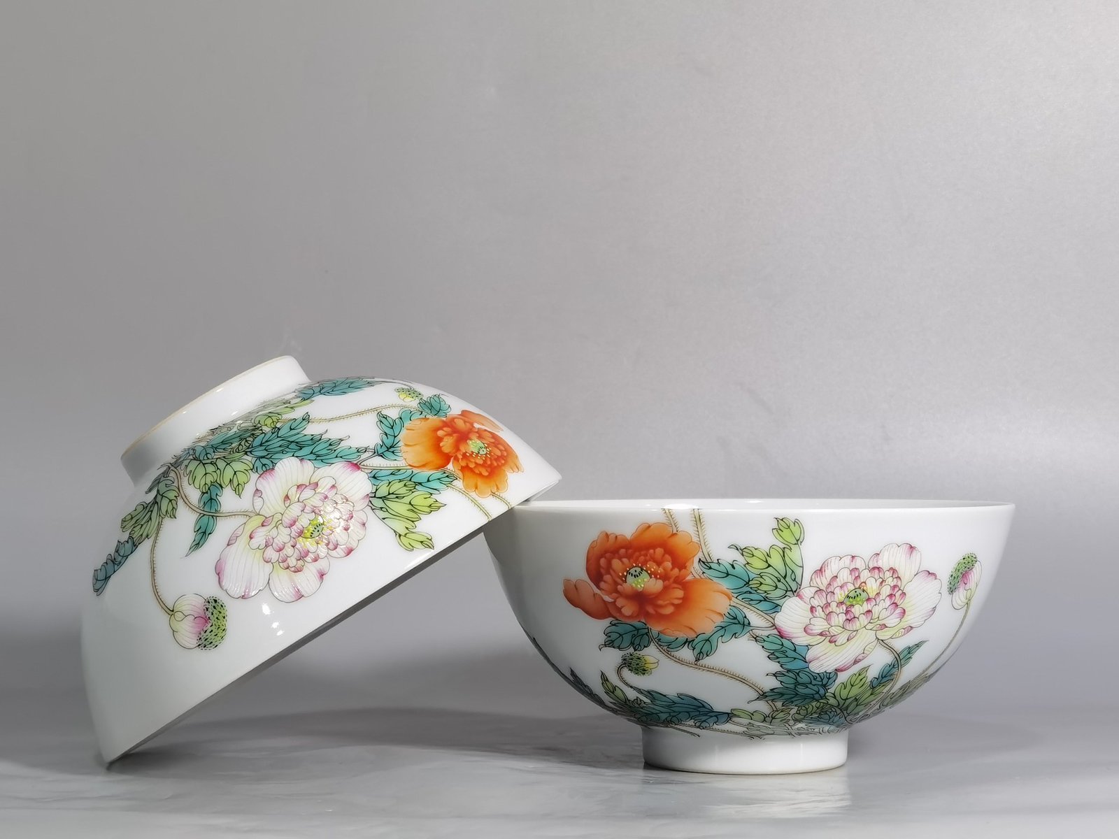 Qing Dynasty Yongzheng A pair of pastel pink poppy bowls
