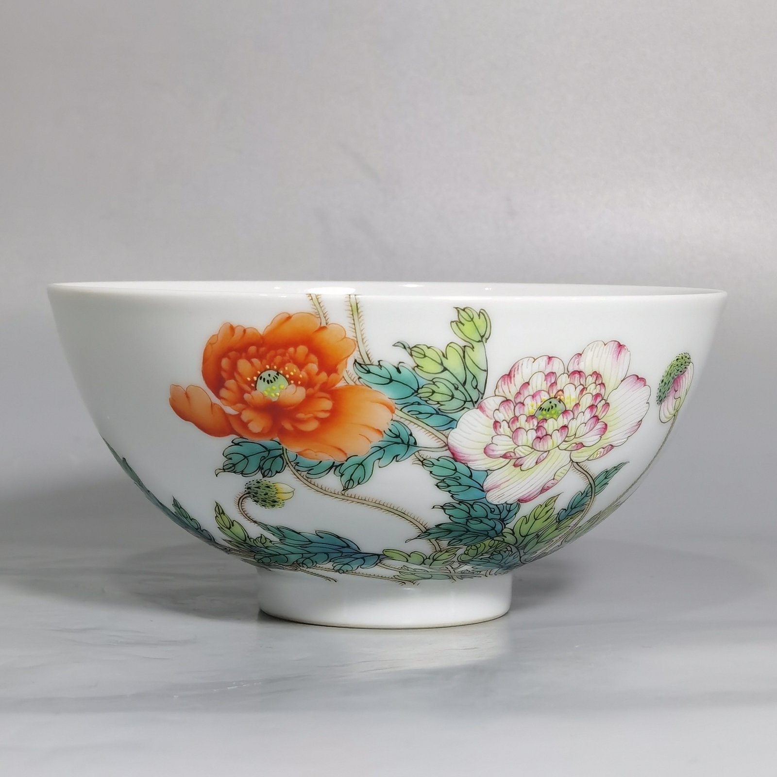 Qing Dynasty Yongzheng A pair of pastel pink poppy bowls