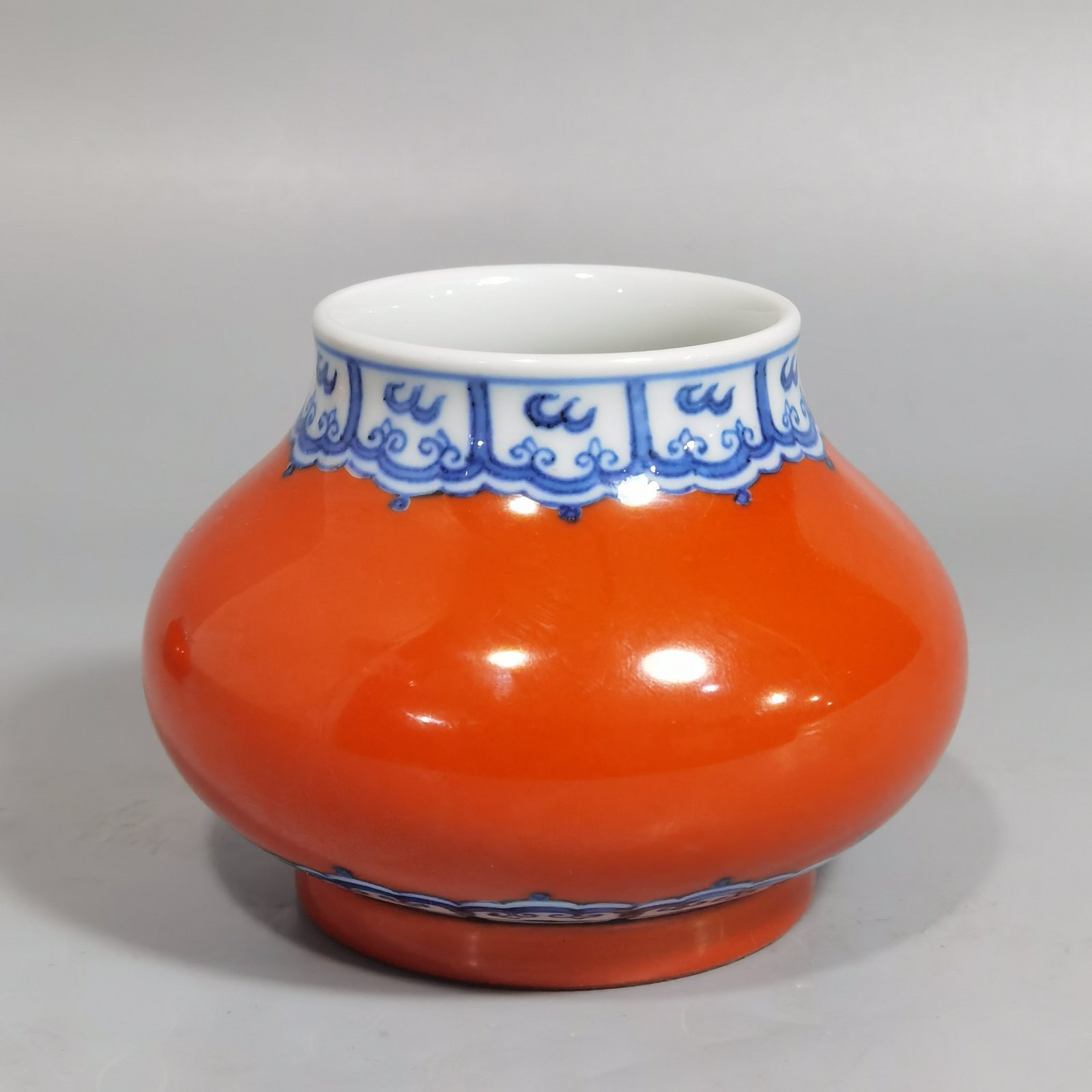 Qing Dynasty Yongzheng Blue white coral and red water bowl