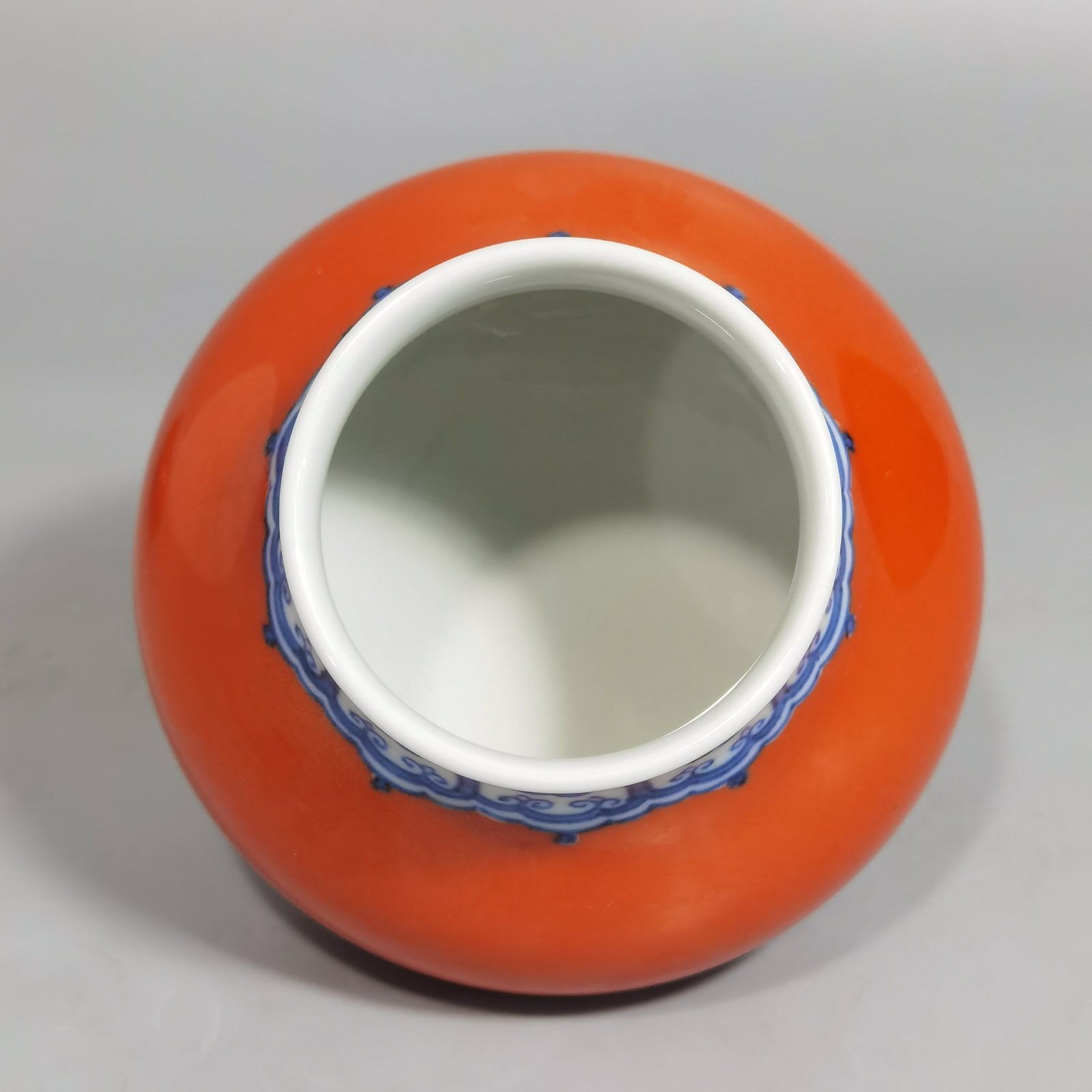 Qing Dynasty Yongzheng Blue white coral and red water bowl