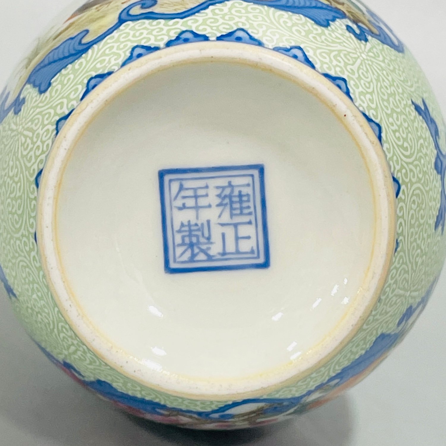 Qing Dynasty Yongzheng enamel flower and bird window vase