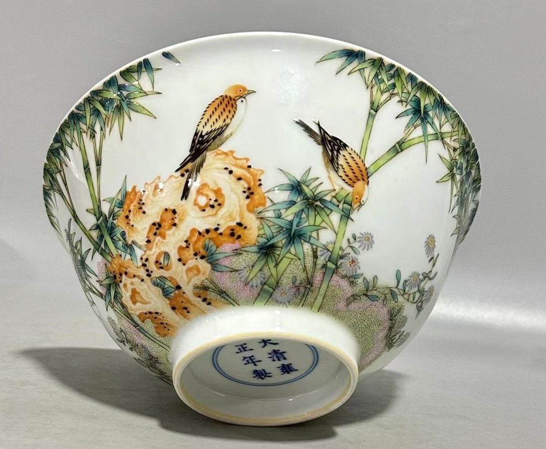 Qing Dynasty Yongzheng enamel flower and bird poetry bowl