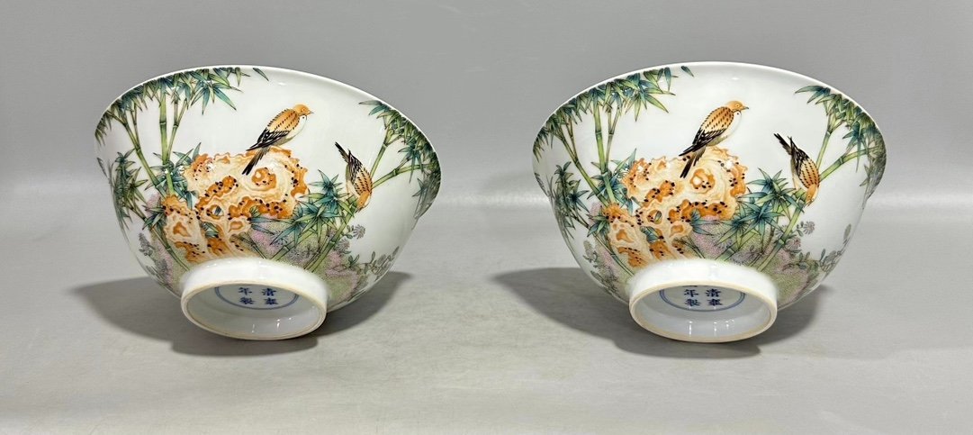 Qing Dynasty Yongzheng enamel flower and bird poetry bowl