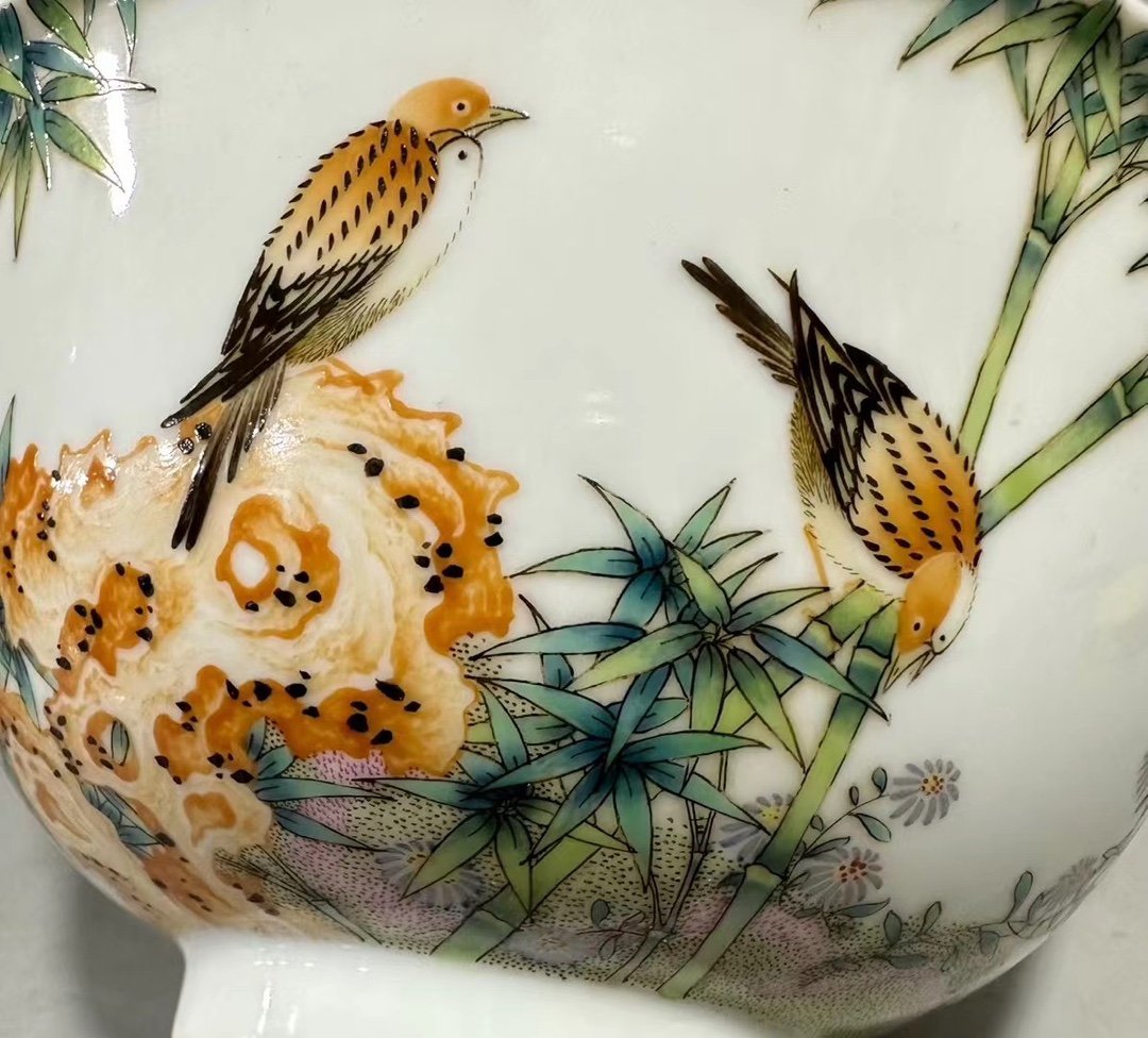 Qing Dynasty Yongzheng enamel flower and bird poetry bowl