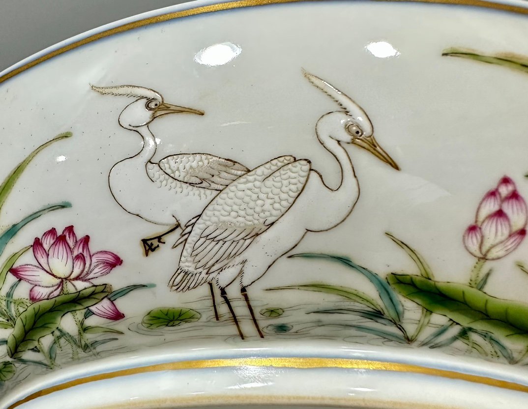 Qing Dynasty Yongzheng pastel flowers and birds painted with figures