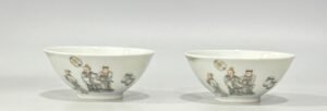 Qing Dynasty Yongzheng Ink and gold figure Mi Fu worshiping stone cup