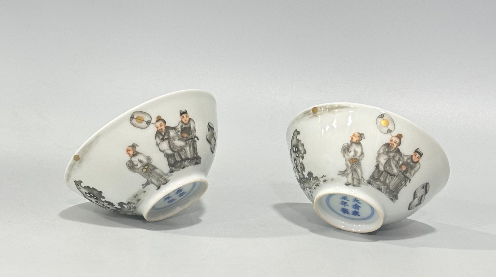 Qing Dynasty Yongzheng Ink and gold figure Mi Fu worshiping stone cup