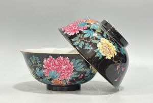 Qing Dynasty Yongzheng Enamel black gold glaze peony poetry bowl